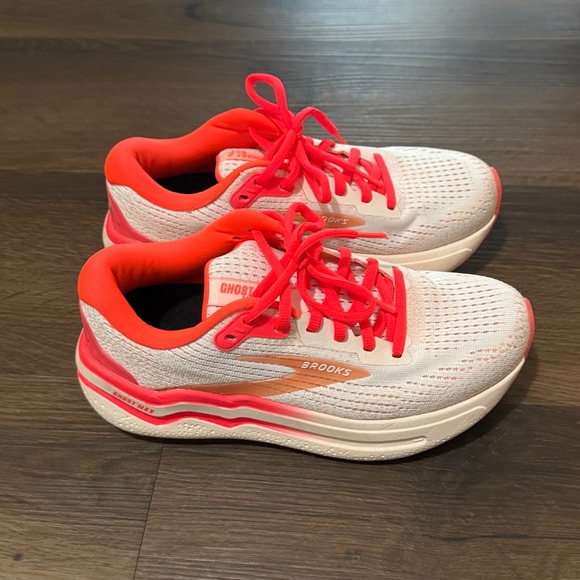brooks ghost max - Picture 2 of 5